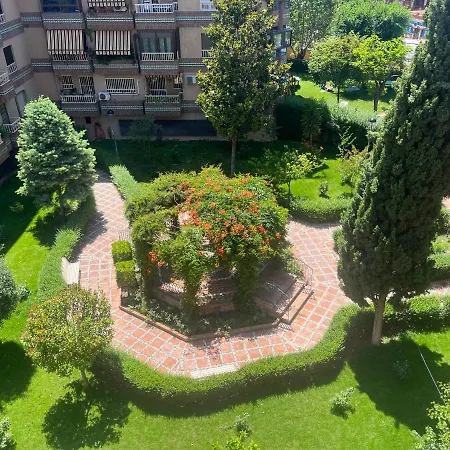 Piso Junto Palacio Congresos Y Metro, Centrico Con Piscina-3